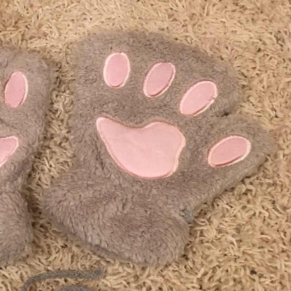 2 Available if interested. )))). Bear Paw Gloves - Picture 7 of 7